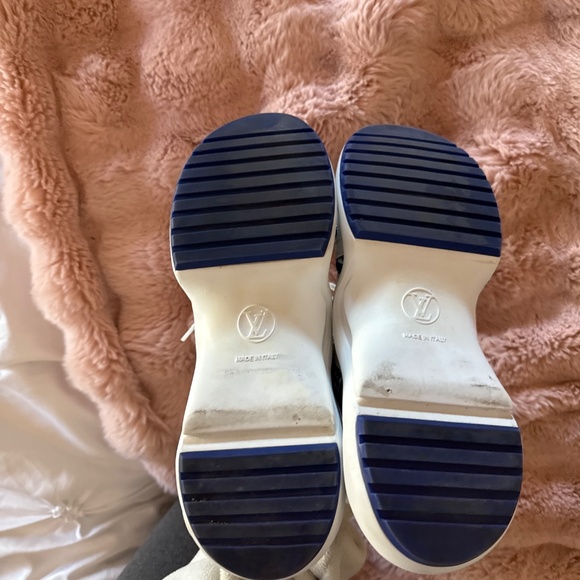 Louis Vuitton LV Archlight Sneakers Size 9 - Picture 6 of 6